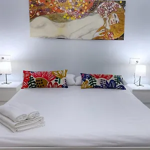 Urban Flat Reformado Con Escritorio Trabajo Y Wifi Apartamento